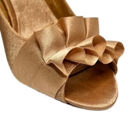 Nina Beige Satin Peep-Toe Heels Formal Ruffle Glam Party Womens 9 Cocktail Dress - Picture 10 of 15